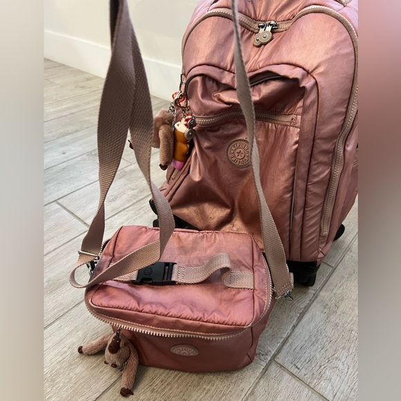 Kipling rose gold rolling back up with lunchbox & gift - Picture 17 of 17